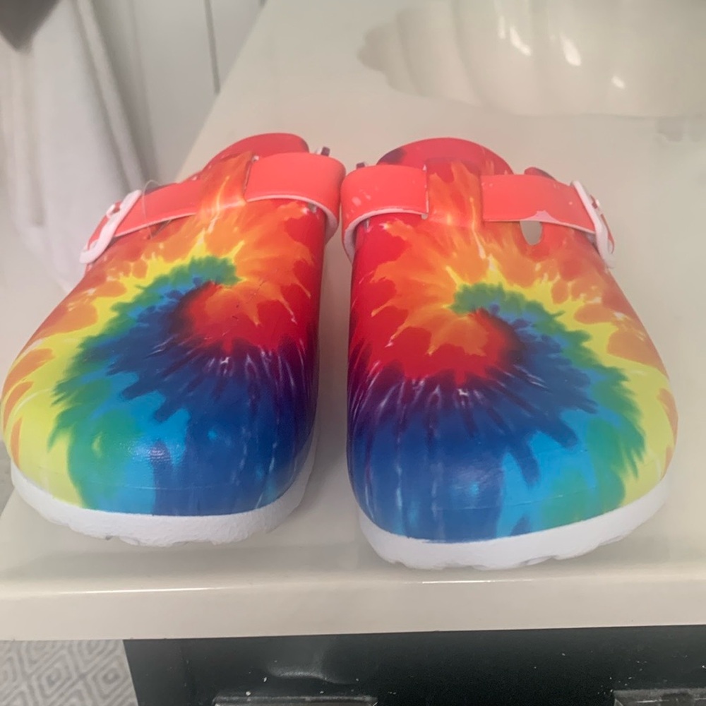 Brand New MIA Girl Size5 multi color crocs